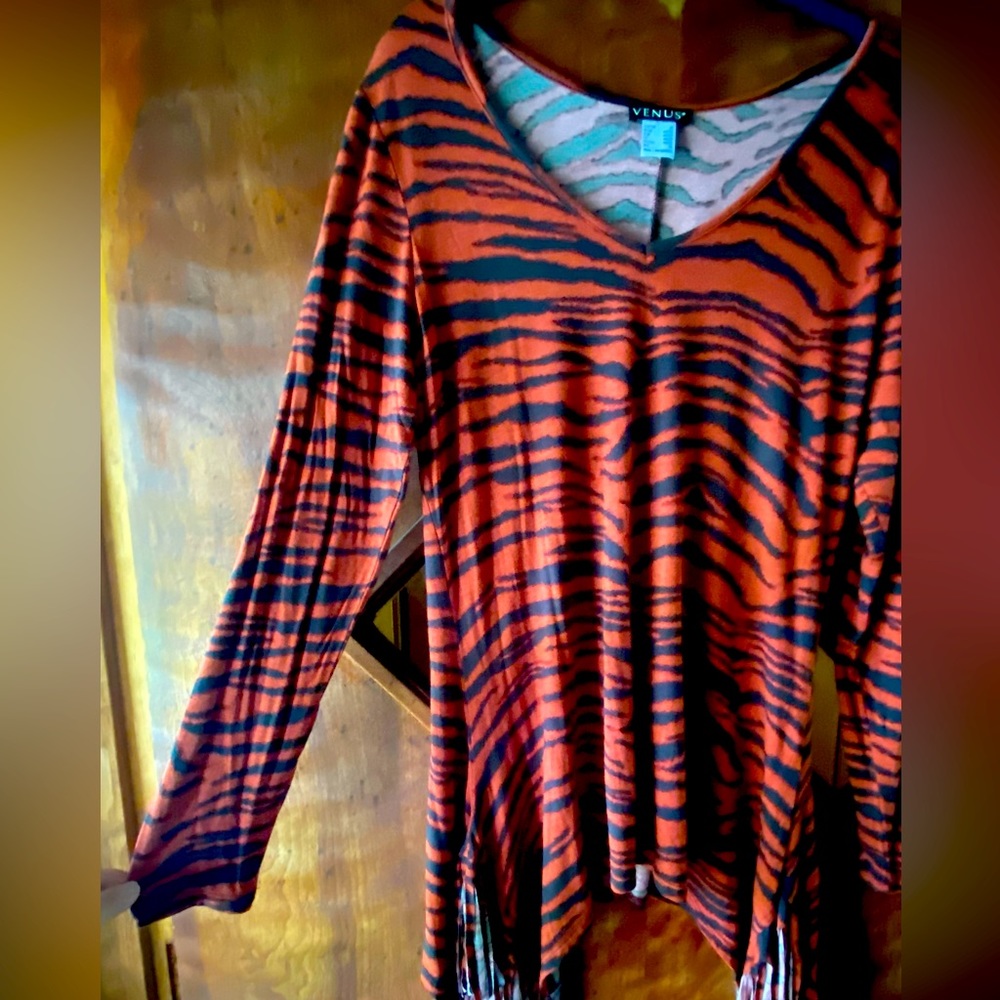 VENUS Tunic, tiger striped top. Medium. With asymmetrical hem.